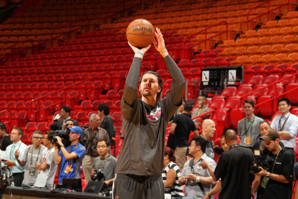 羽毛球队贡 羽毛球队贡