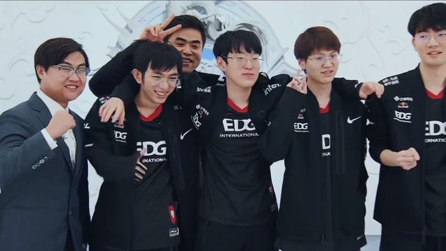 牌型强弱为 牌型强弱为